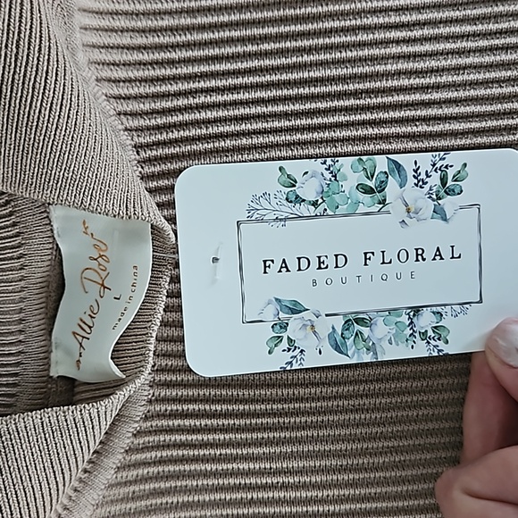 NWT Allie Rose Tank Top - Picture 2 of 6